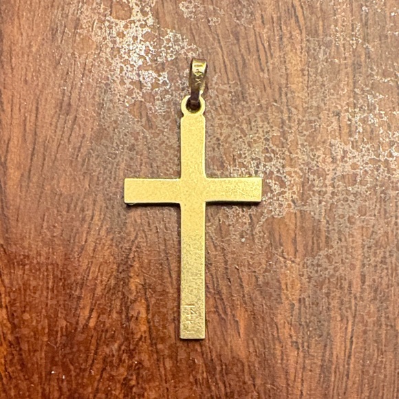 Elegant 14k Gold Cross Pendant - Picture 4 of 5